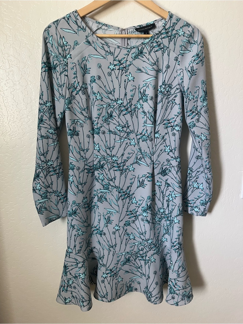 Banana Republic Floral Print Long Sleeve Dress in Light Gray and Teal